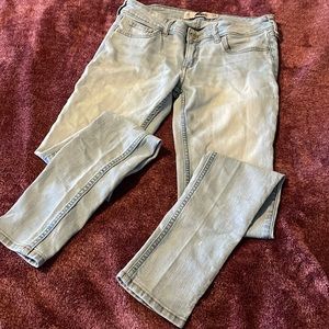 Hollister Super Skinny Jeans